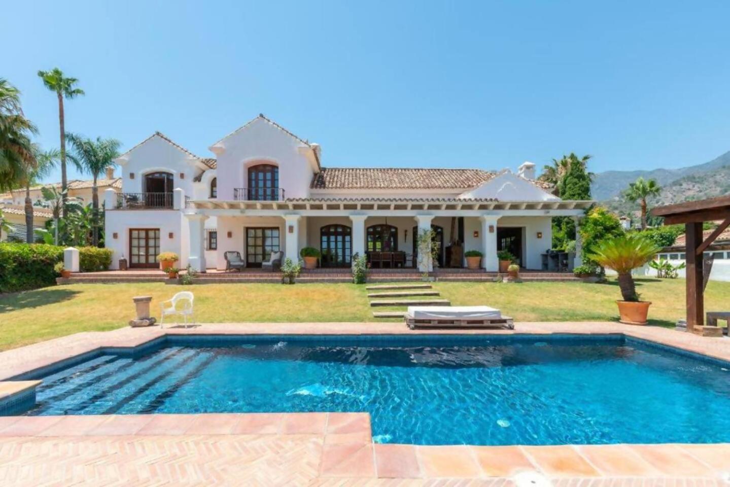 Villa Casa Sol Encantadora Villa Con Piscina Marbella Bagian luar foto